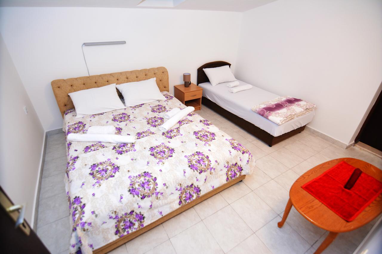 Apartments Jovana Petrovac Rom bilde