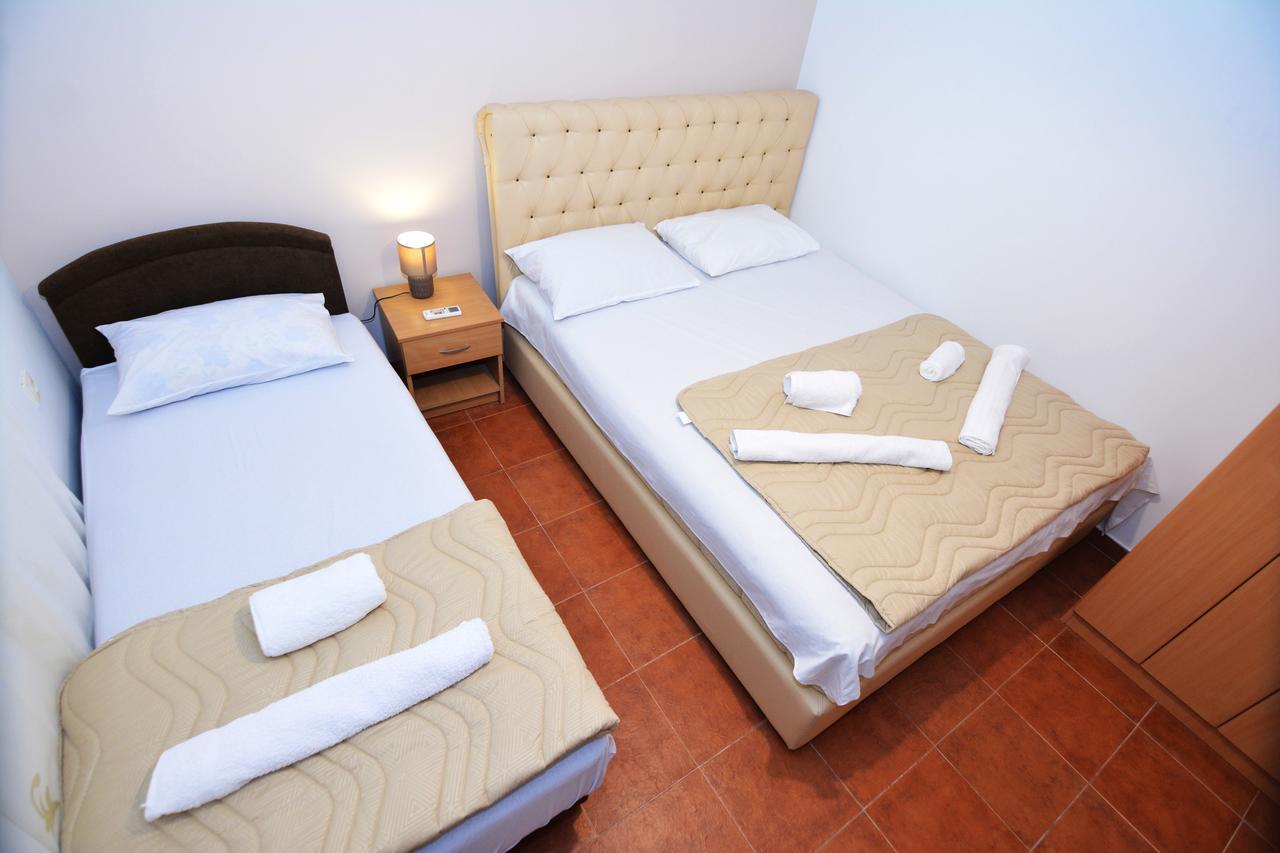 Apartments Jovana Petrovac Eksteriør bilde