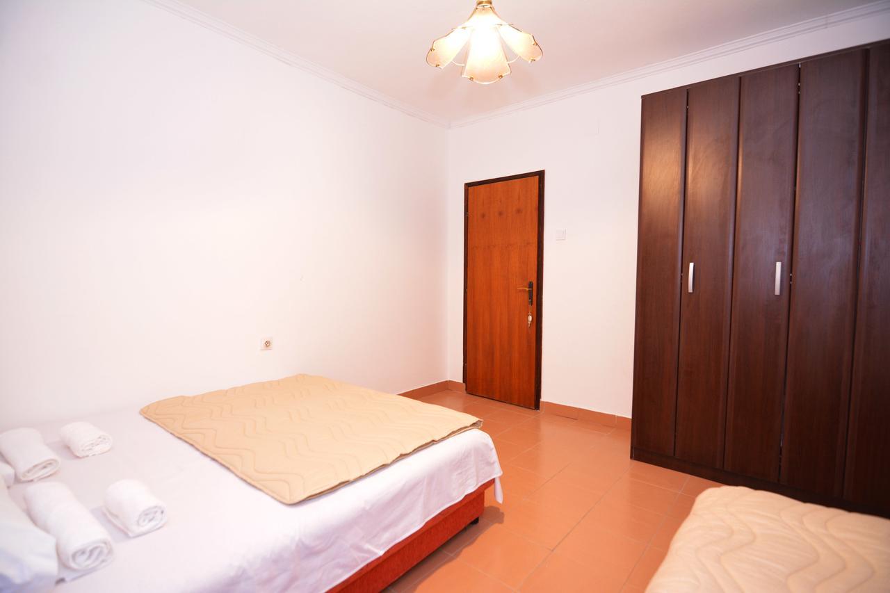 Apartments Jovana Petrovac Eksteriør bilde