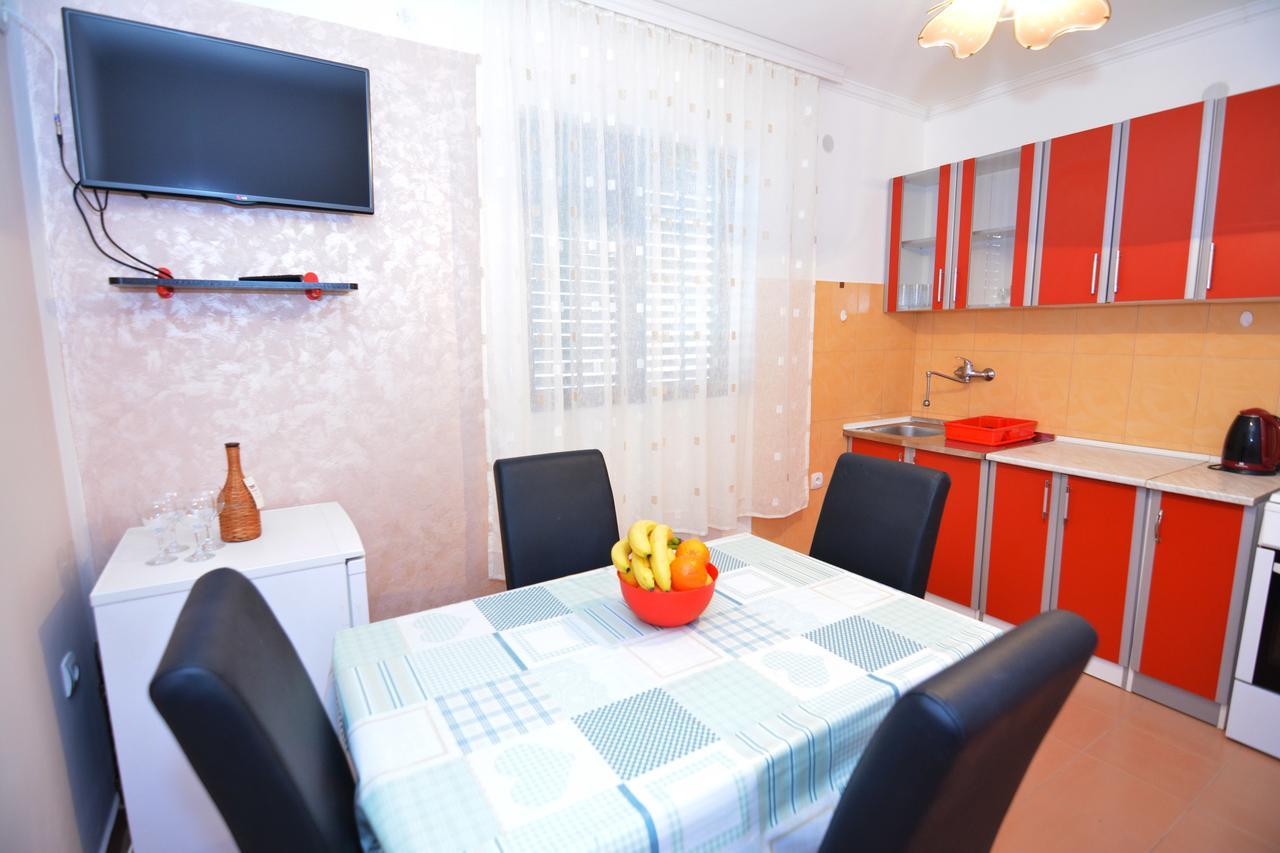 Apartments Jovana Petrovac Eksteriør bilde